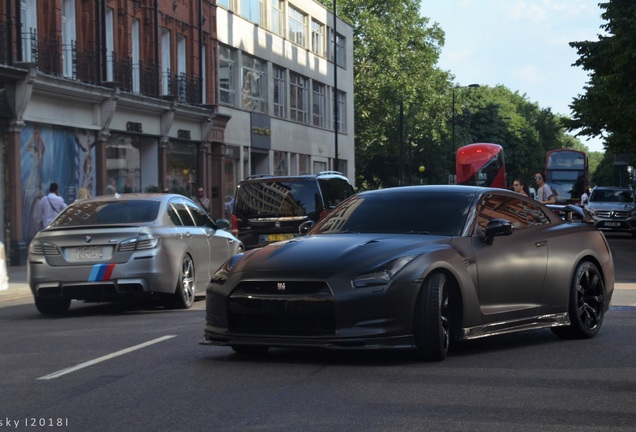 Nissan GT-R