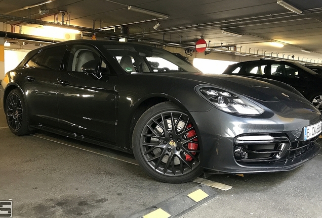 Porsche 971 Panamera Turbo Sport Turismo