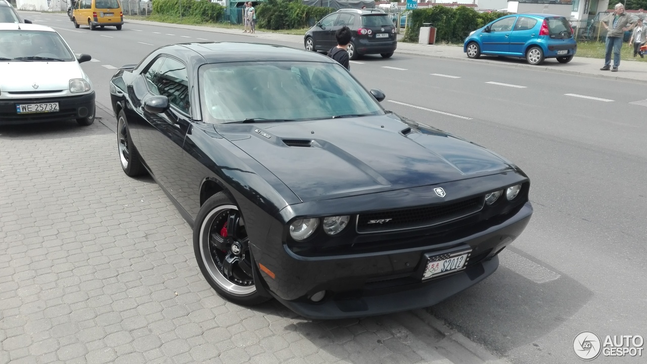 Dodge Challenger SRT-8