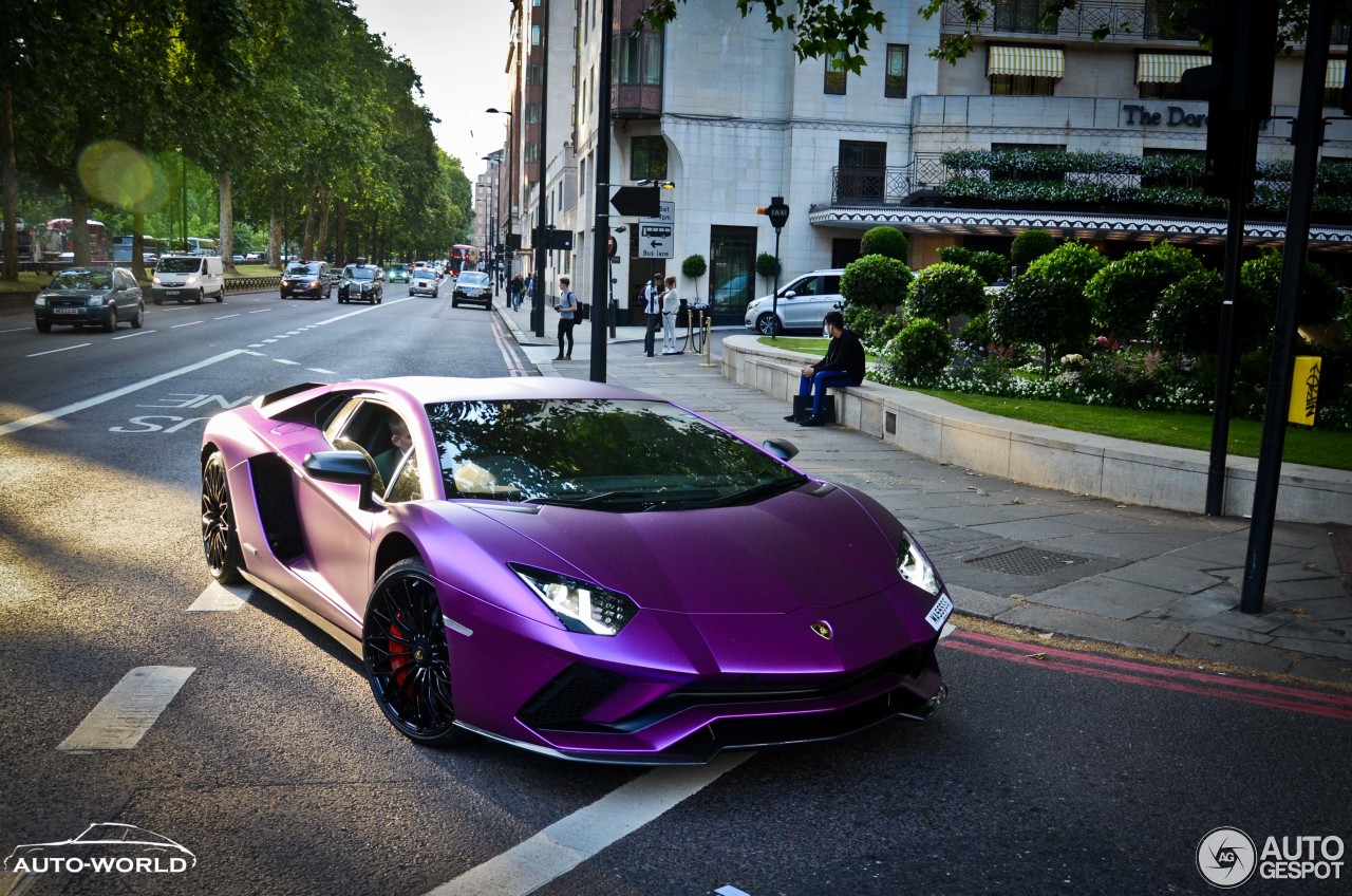 Lamborghini Aventador S LP740-4