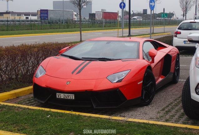 Lamborghini Aventador LP700-4