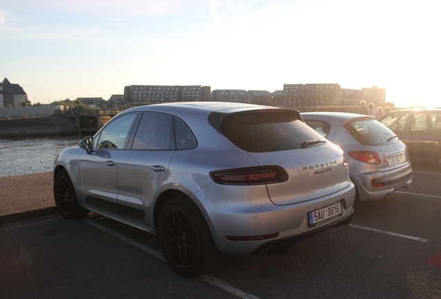 Porsche 95B Macan GTS