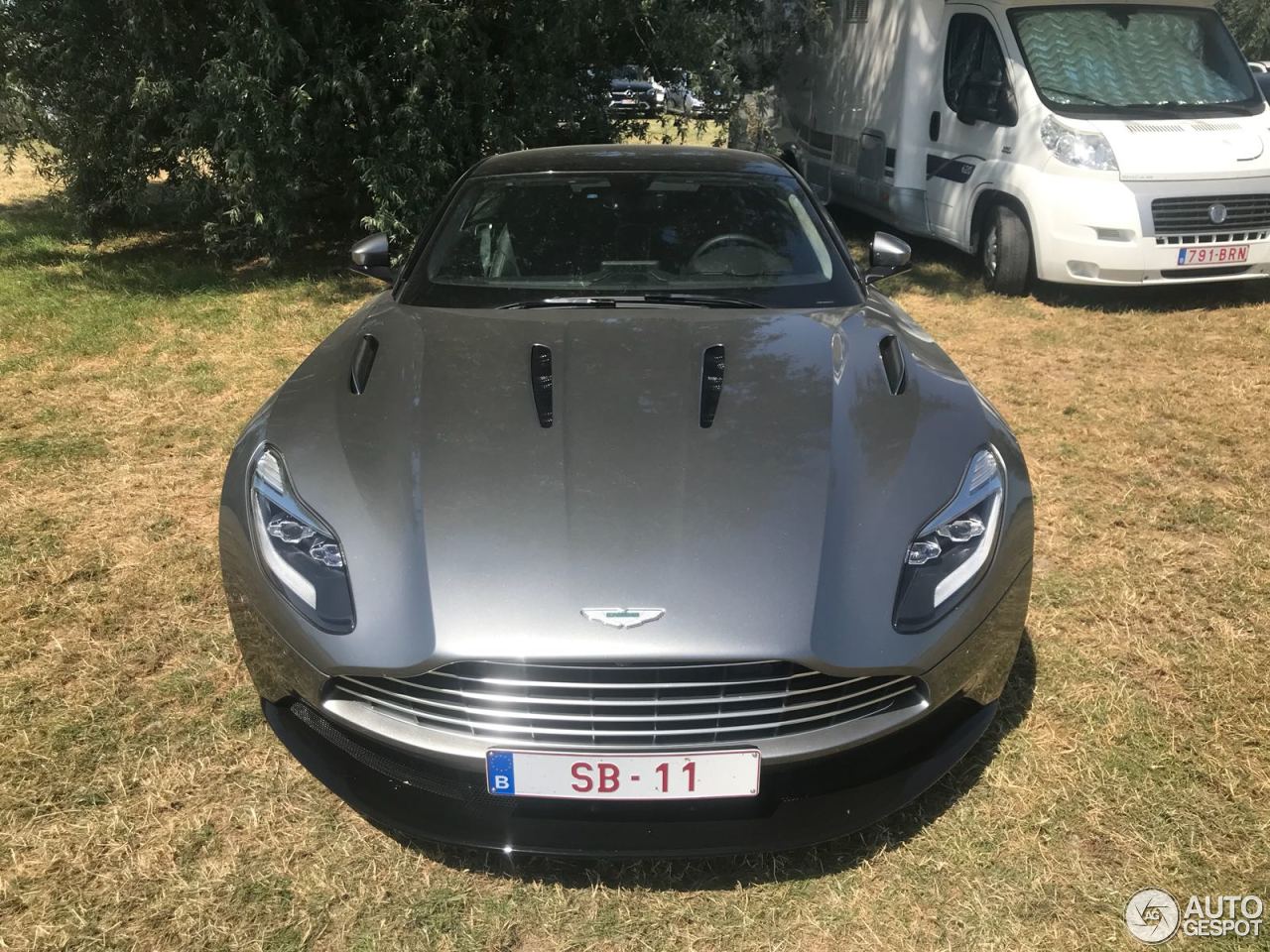 Aston Martin DB11