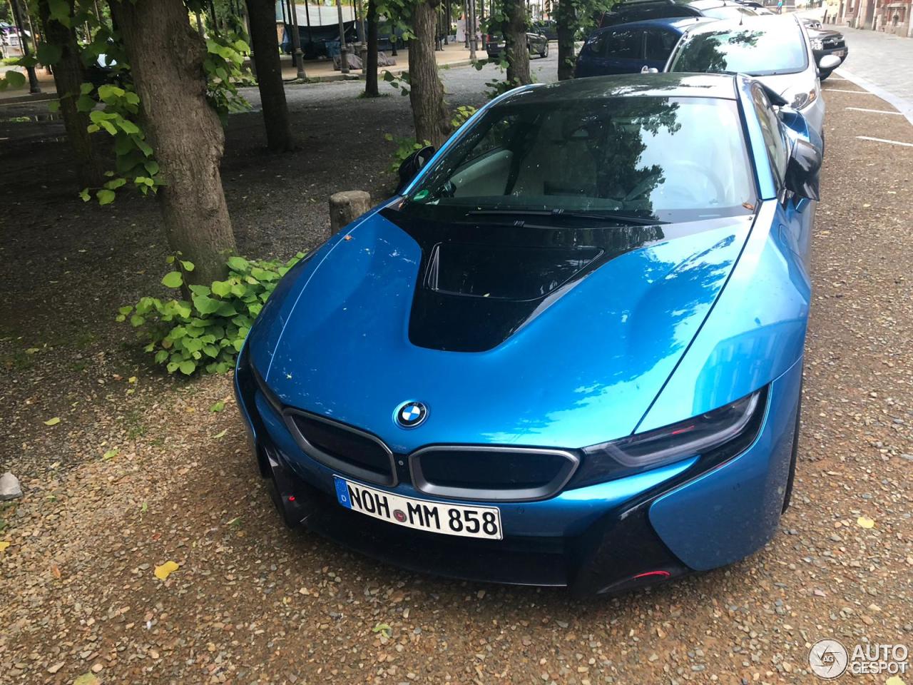 BMW i8