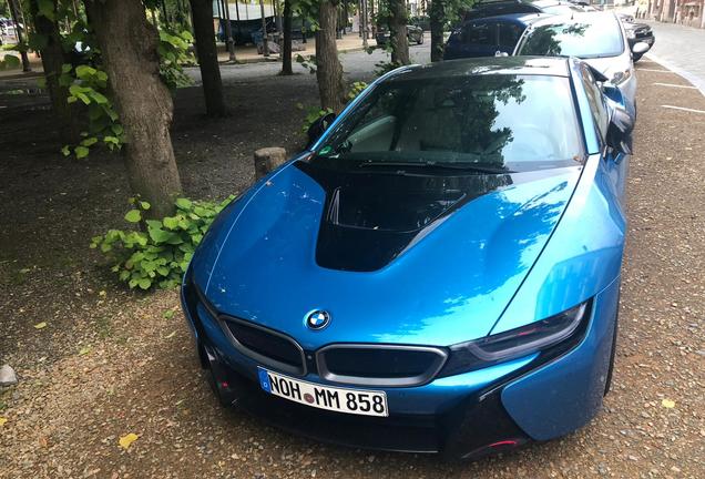 BMW i8