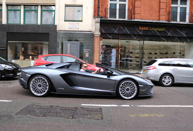 Lamborghini Aventador S LP740-4 Roadster