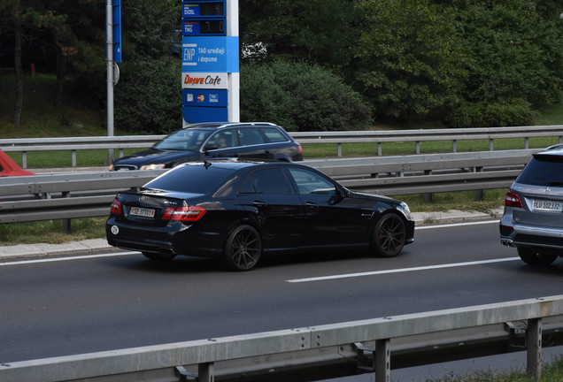 Mercedes-Benz E 63 AMG W212 V8 Biturbo