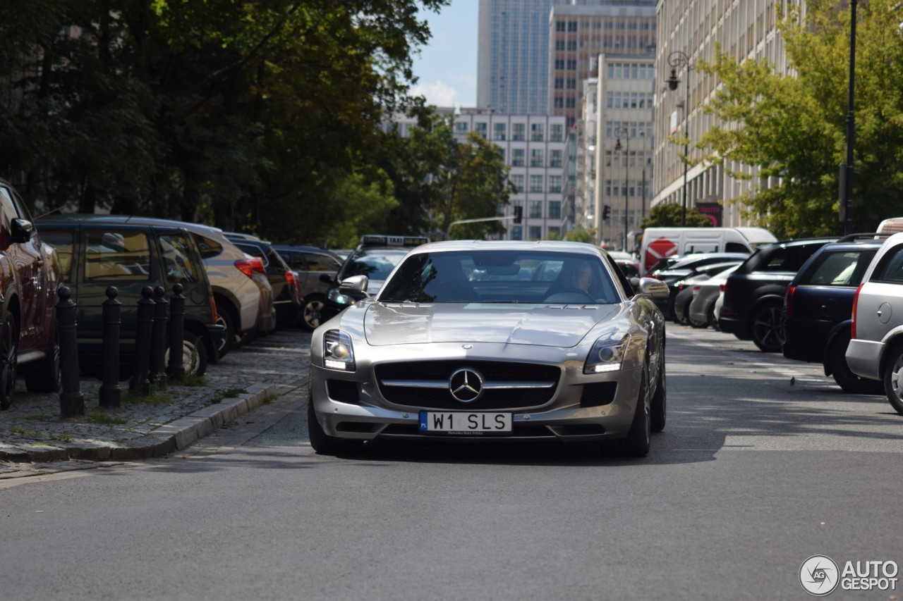 Mercedes-Benz SLS AMG