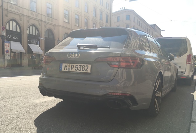 Audi RS4 Avant B9