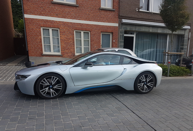 BMW i8