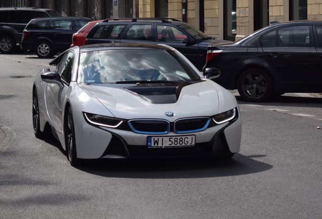 BMW i8