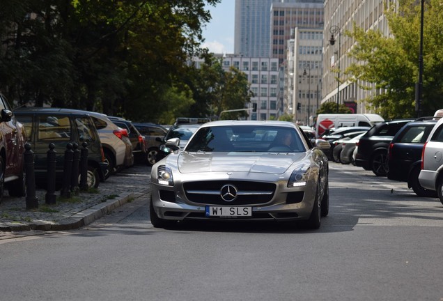 Mercedes-Benz SLS AMG