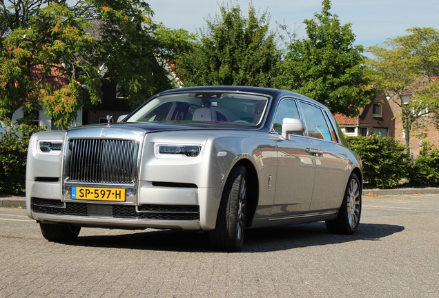 Rolls-Royce Phantom VIII EWB