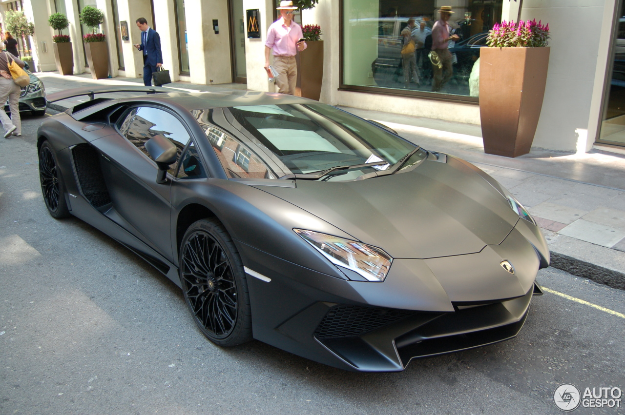 Lamborghini Aventador LP750-4 SuperVeloce