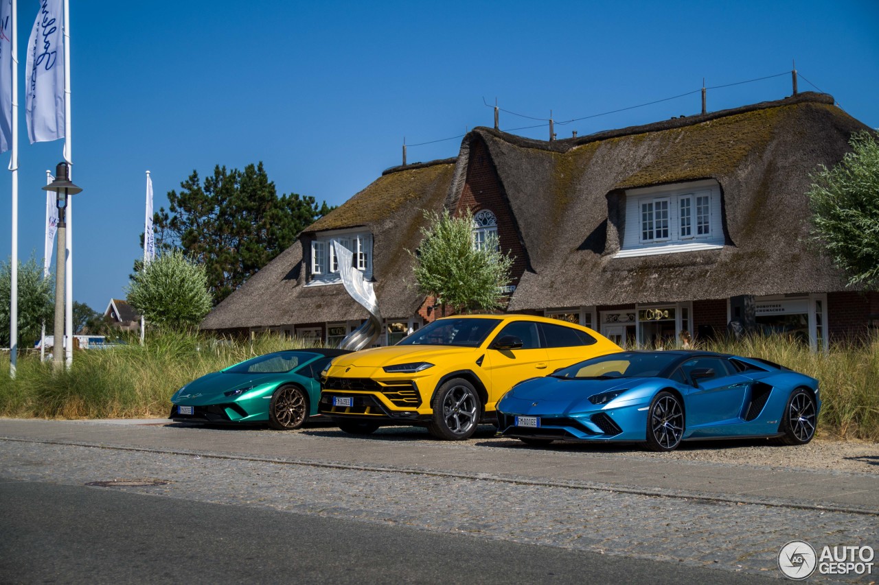 Lamborghini Aventador S LP740-4 Roadster