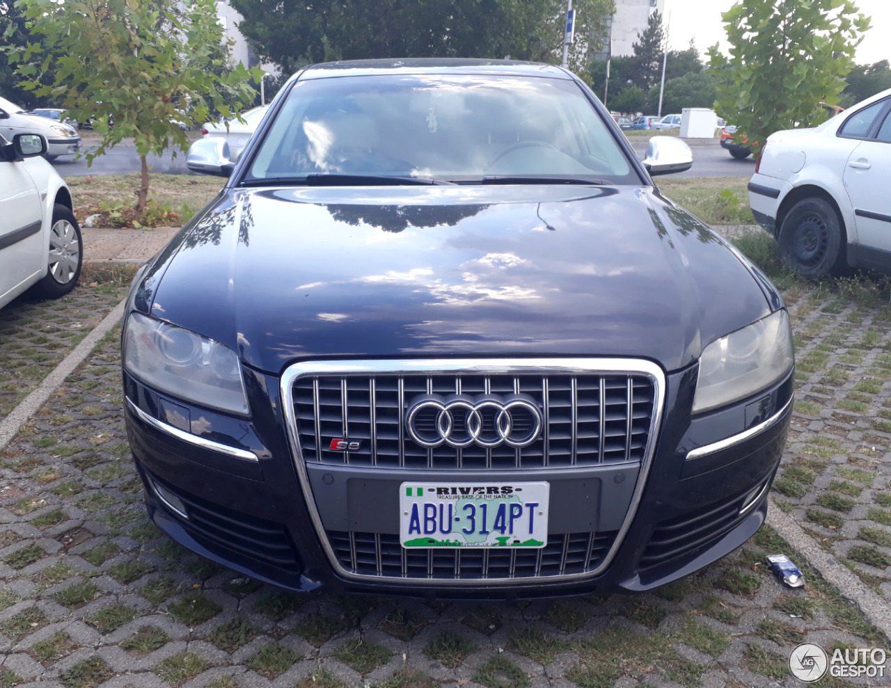 Audi S8 D3