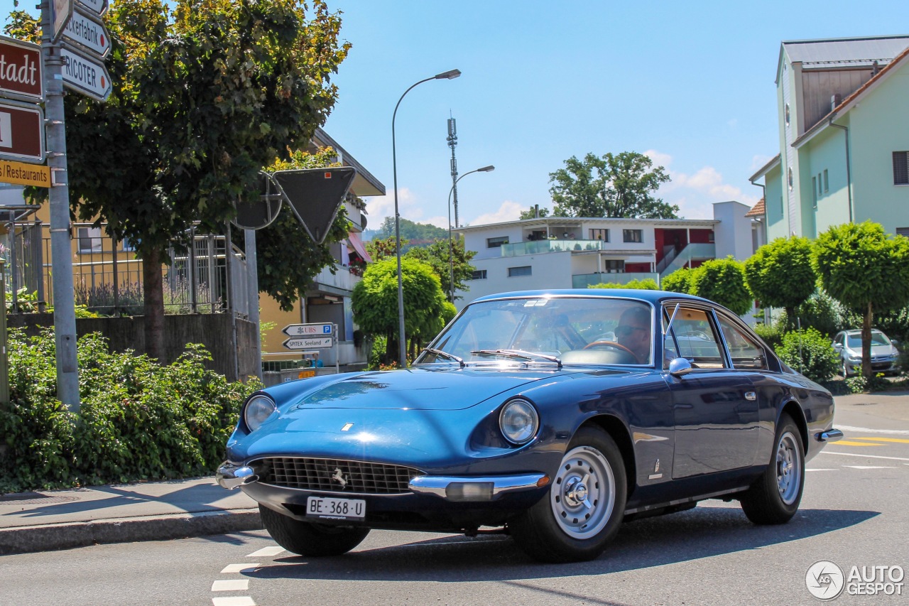 Ferrari 365 GT 2+2