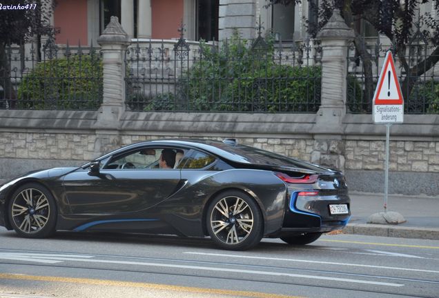 BMW i8