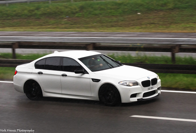 BMW M5 F10 2011