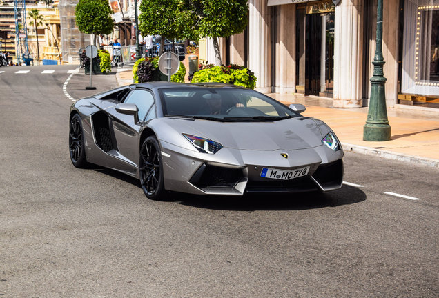 Lamborghini Aventador LP700-4 Roadster