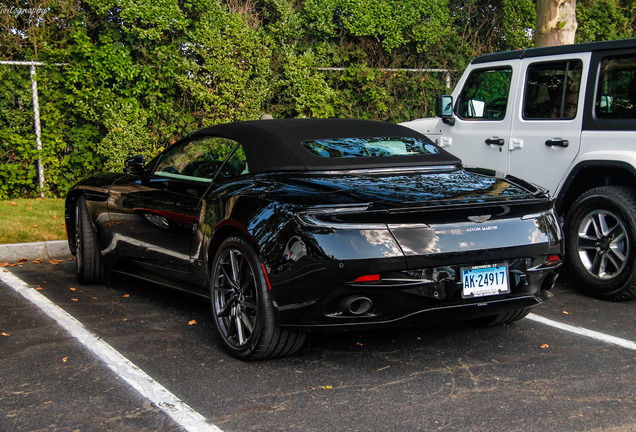 Aston Martin DB11 V8 Volante