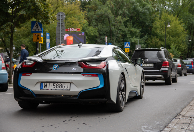 BMW i8