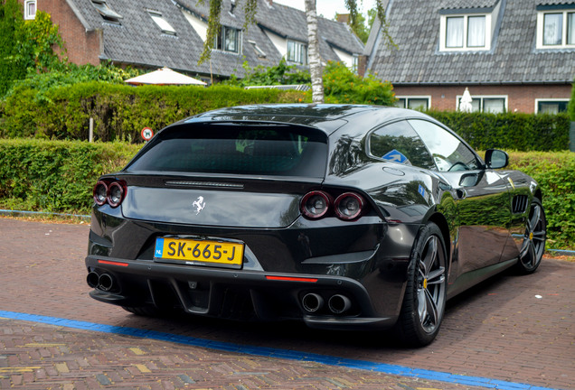 Ferrari GTC4Lusso