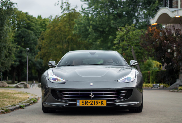 Ferrari GTC4Lusso T