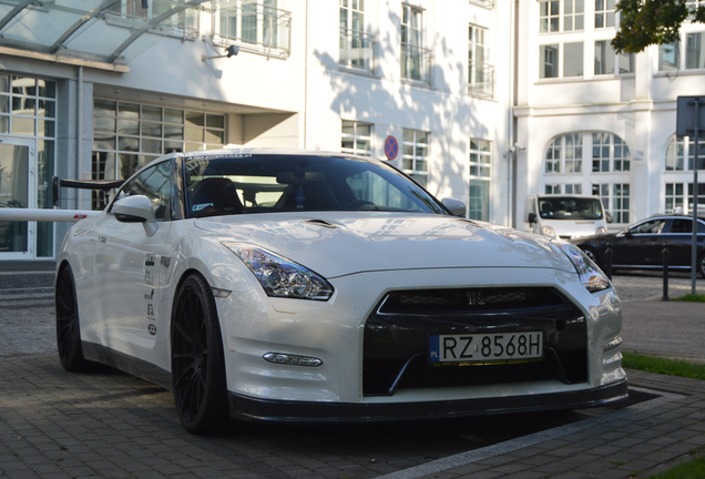 Nissan GT-R HKS GT800