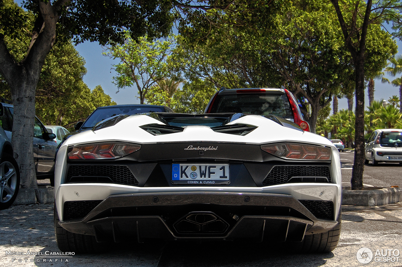 Lamborghini Aventador S LP740-4 Roadster