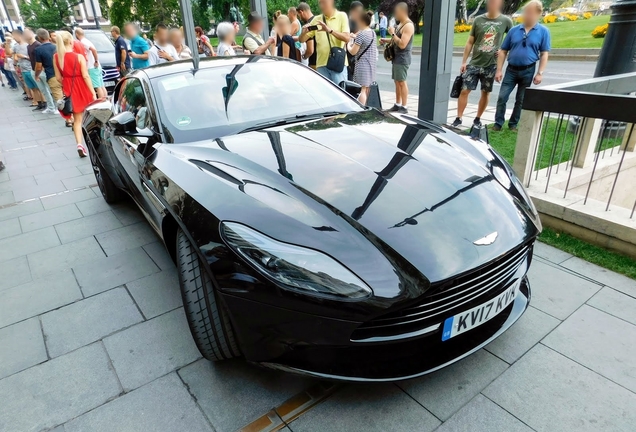 Aston Martin DB11 V8