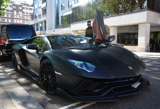 Lamborghini Aventador S LP740-4 Nero Design