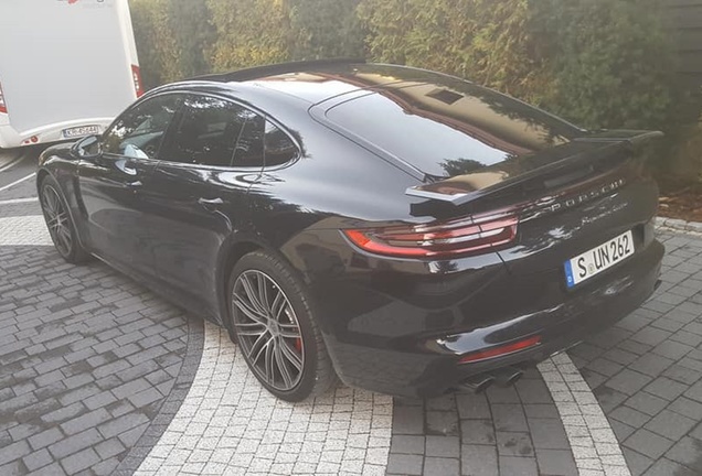 Porsche 971 Panamera Turbo