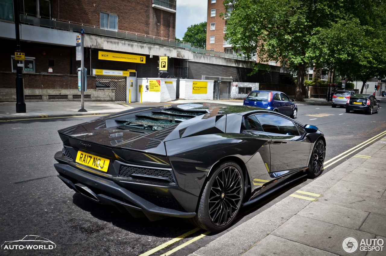 Lamborghini Aventador S LP740-4