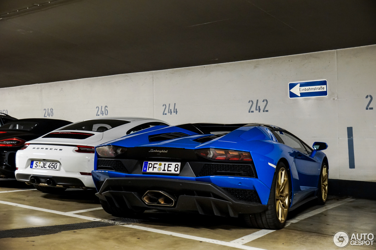 Lamborghini Aventador S LP740-4 Roadster