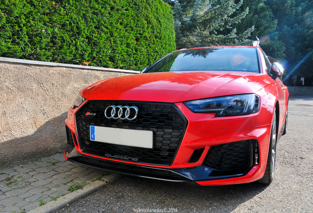 Audi RS4 Avant B9