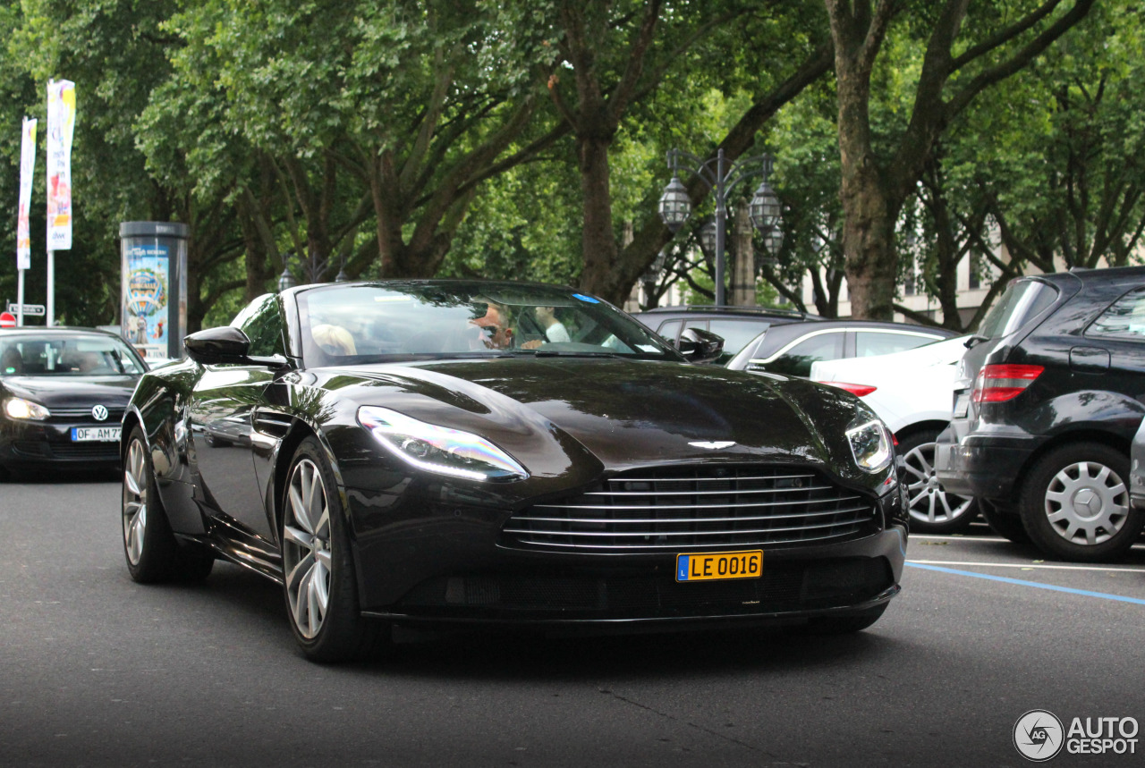 Aston Martin DB11 V8 Volante