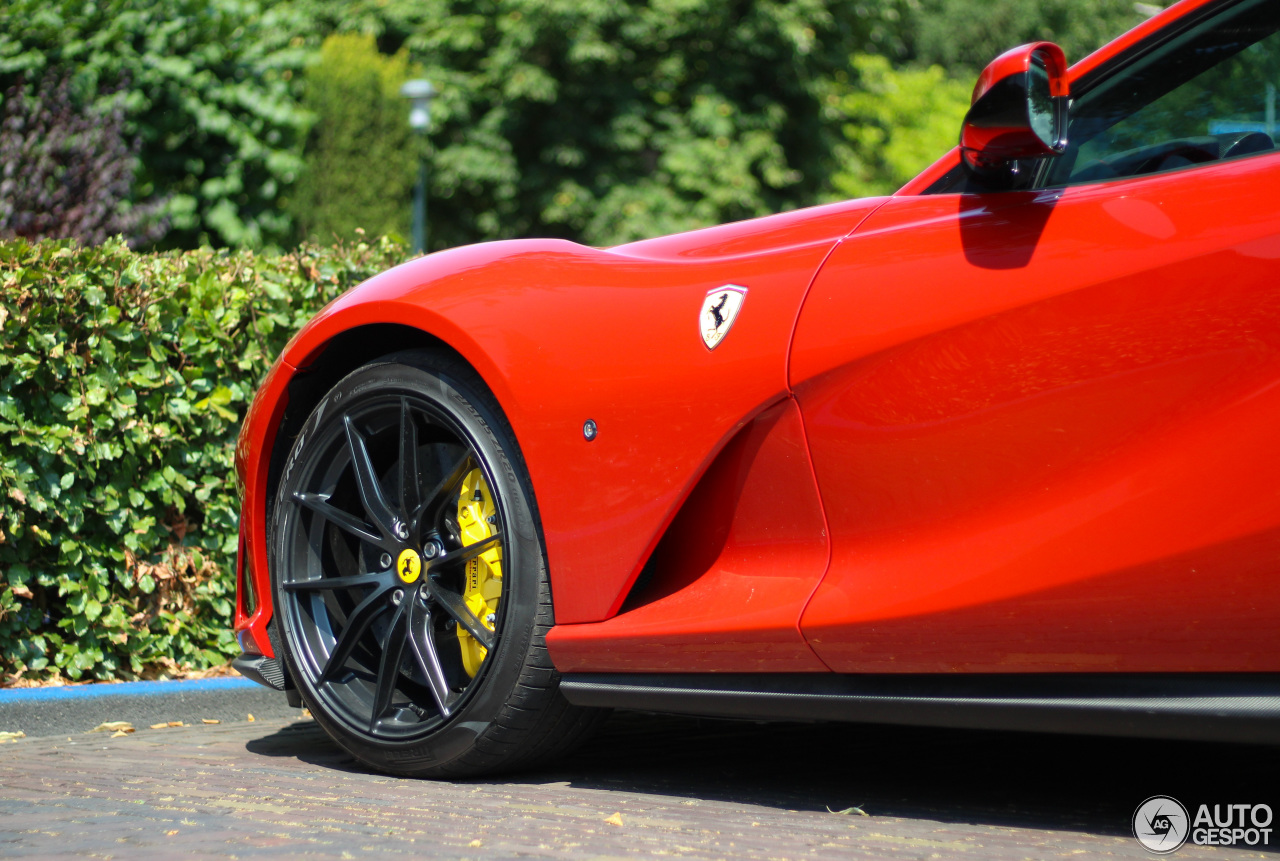 Još jedan zagrizao prašinu: Ferrari 812 Superfast završio u jarku