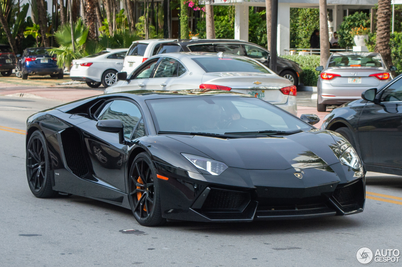 Lamborghini Aventador LP700-4