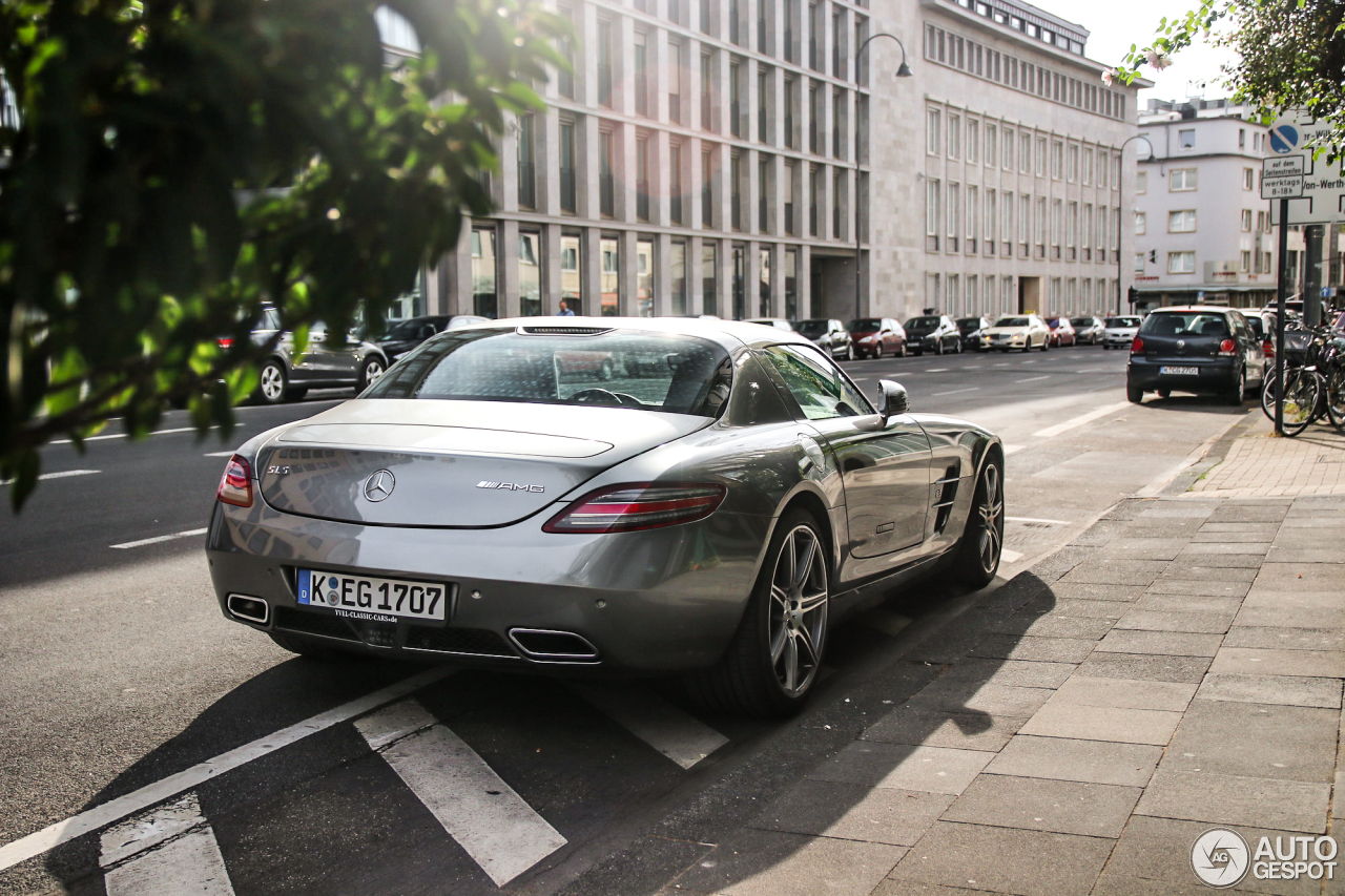 Mercedes-Benz SLS AMG