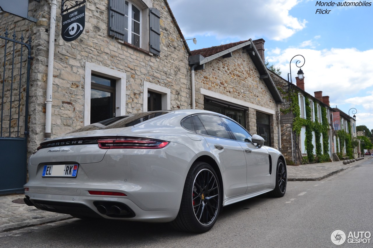 Porsche 971 Panamera Turbo