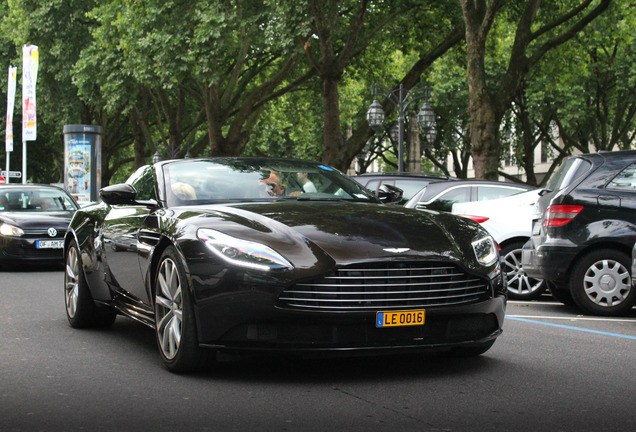 Aston Martin DB11 V8 Volante