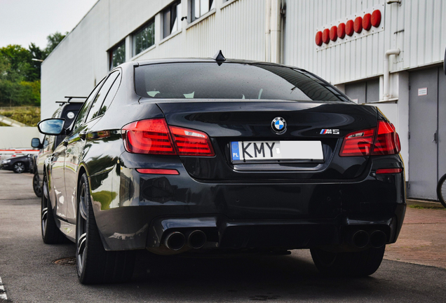 BMW M5 F10 2011