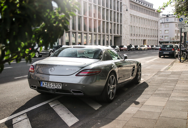 Mercedes-Benz SLS AMG