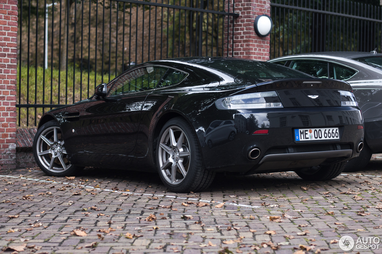 Aston Martin V8 Vantage