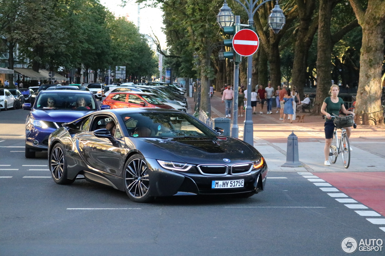 BMW i8 2018