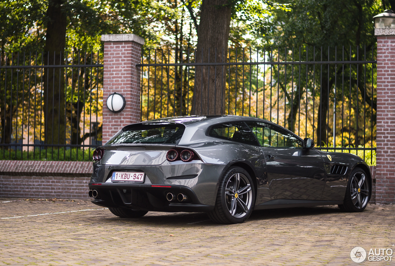 Ferrari GTC4Lusso