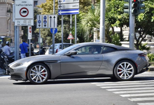 Aston Martin DB11 V8