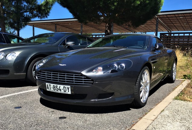 Aston Martin DB9 Volante