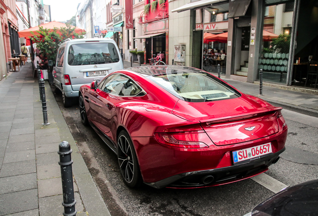 Aston Martin Vanquish 2013